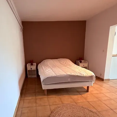 Studio-chateau Castelnaud-au Bord De La Riviere Apartman